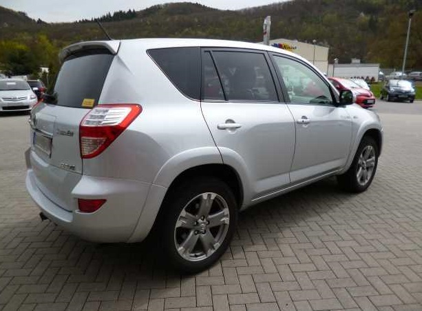 Left hand drive TOYOTA RAV 4 2.2 D-4D 4X4 EXECUTIVE